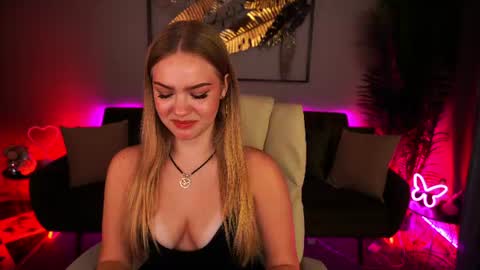 celestenoirr online show from July 30, 1:34 pm