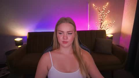 celestenoirr online show from October 10, 7:03 am