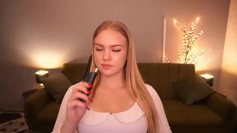 celestenoirr online show from September 25, 7:37 am