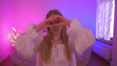 celestenoirr online show from February 2, 8:10 am