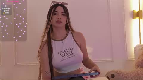 celestte_vanegas online show from June 26, 5:29 pm