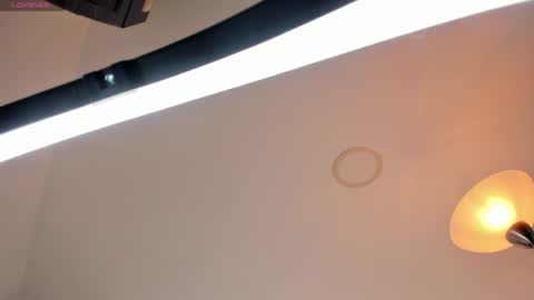 Ari online show from April 1, 9:56 pm