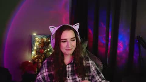 celia_sensual_ online show from July 1, 9:45 pm