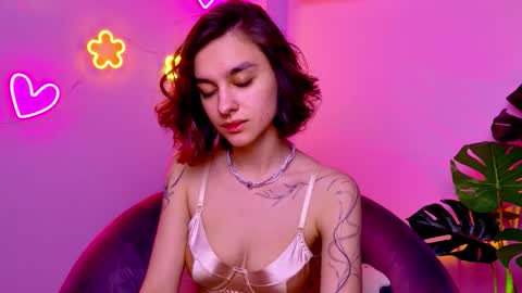  Celine  online show from December 4, 3:50 am