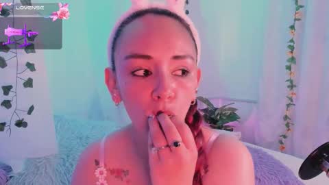 Hello guys my name is Sofi and Lizzie and  Vanessa online show from January 16, 9:57 pm