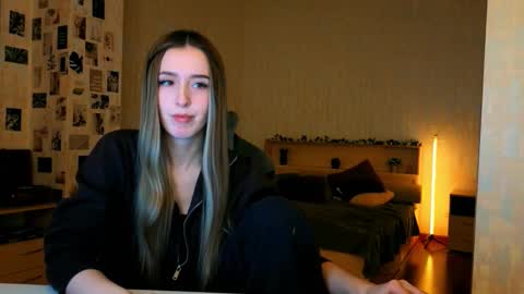 my name is Eva online show from January 15, 7:33 pm