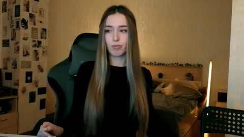 my name is Eva online show from February 1, 7:33 pm