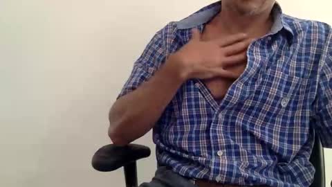 Chags online show from October 28, 8:10 pm