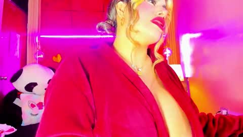 Chanell Brad online show from April 15, 3:48 pm