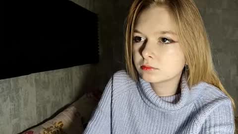 Lia online show from December 19, 7:59 am