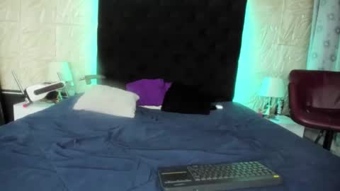 chanellejohnson_ online show from December 1, 11:25 pm