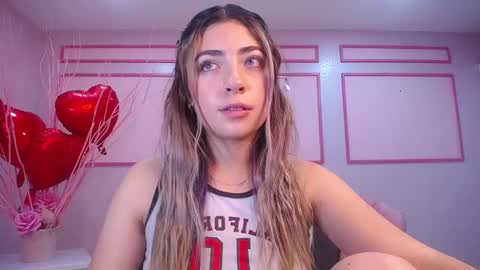 Snapshot of channel_blonde_a chatting on February 7, 7:38 pm channel_blonde_a online show from February 7, 7:38 pm