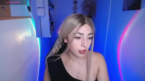 channel_blonde_a online show from April 24, 10:45 pm