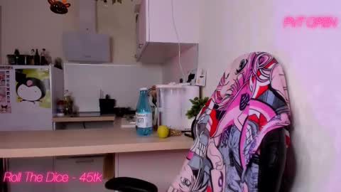 Snapshot of channeluwu chatting on February 27, 2:21 pm Holly online show from February 27, 2:21 pm