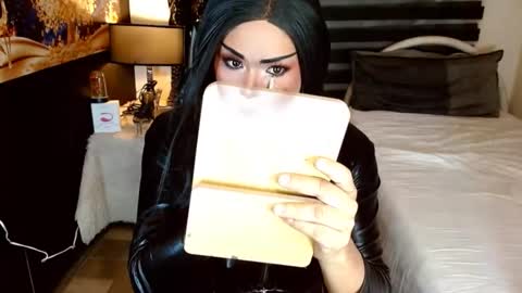 charismatic_apple online show from February 23, 6:37 am