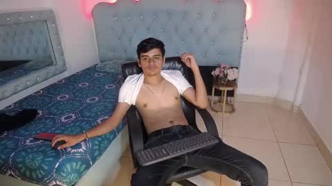 Snapshot of charlie_cock_ chatting on September 28, 4:43 am Charlie online show from September 28, 4:43 am