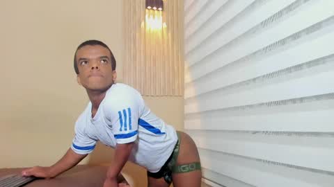 charlie_walkerr online show from April 21, 12:34 pm