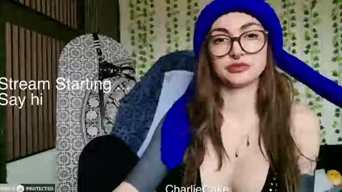 Charlie Cake online show from May 4, 5:19 pm
