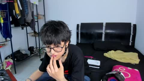 Charlie online show from May 13, 1:15 am