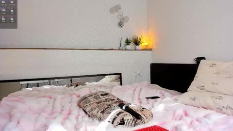 charlottacardi online show from September 19, 2:37 am