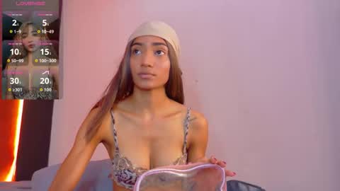 CHARLOTTE online show from February 25, 12:31 pm