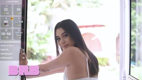 Snapshot of charlotte_queeen chatting on December 7, 9:06 pm Charlotte online show from December 7, 9:06 pm