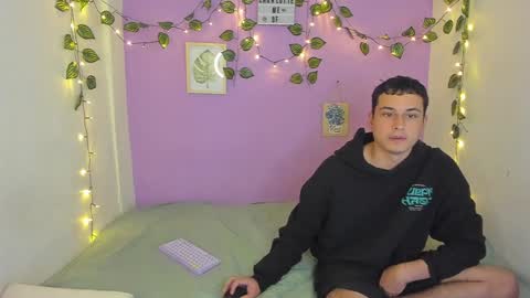 Snapshot of charlotte_queeen chatting on December 13, 10:02 pm Charlotte online show from December 13, 10:02 pm