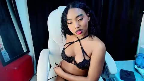 charlotte_walker1 online show from September 10, 4:13 am