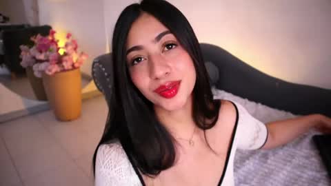 Lauren Rus online show from May 23, 1:18 pm