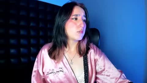 charlottestuart_ online show from April 30, 3:22 am