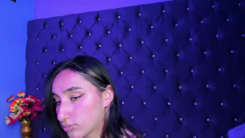 charlottestuart_ online show from April 4, 5:14 am