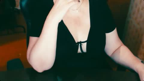Snapshot of charlottextasty chatting on October 22, 12:07 pm CharlotteXTasty online show from October 22, 12:07 pm