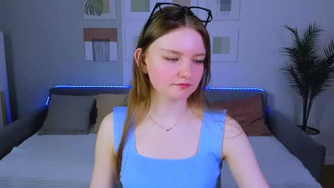 Im Eva online show from May 7, 9:54 pm