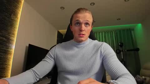 Chase Reed online show from December 13, 7:53 pm