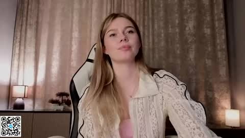 Emilia online show from May 26, 5:46 am