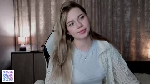 Emilia online show from May 27, 5:04 am