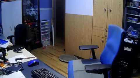 wanaBeYourToy online show from December 16, 11:05 am