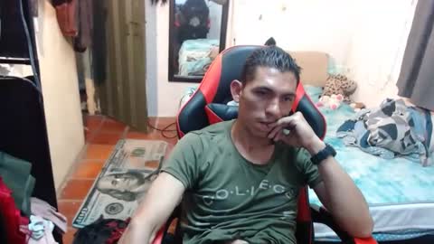 Snapshot of chayanne_odisea chatting on October 27, 1:05 am chayanne_odisea online show from October 27, 1:05 am