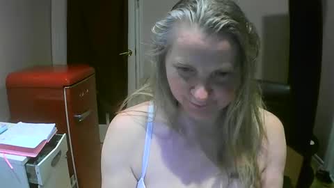 Snapshot of chealsiek chatting on October 12, 1:53 am chealsiek online show from October 12, 1:53 am