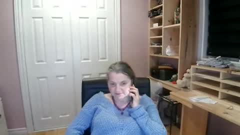 chealsiek online show from December 16, 9:10 pm