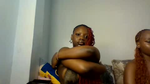 Fafa online show from April 5, 8:50 pm