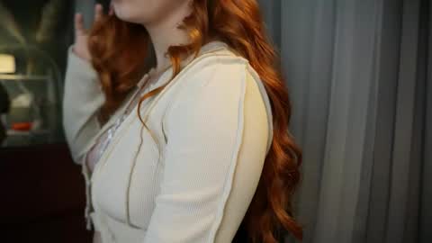 cherry_flame_ online show from November 5, 9:28 pm