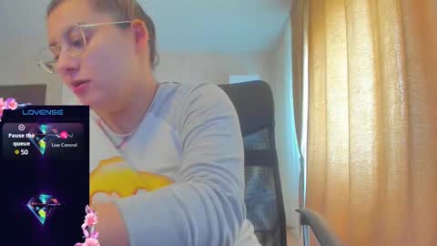 mayra online show from March 12, 8:19 am