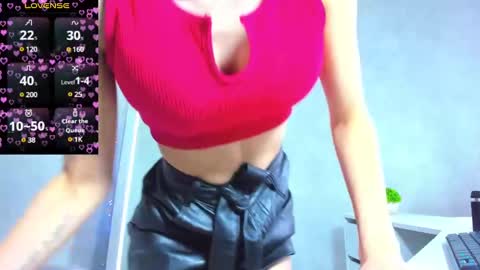 Snapshot of cherry_pr1ce chatting on March 5, 5:40 am cherry_pr1ce online show from March 5, 5:40 am