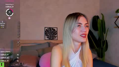 Snapshot of cherry_pr1ce chatting on September 19, 12:48 am cherry_pr1ce online show from September 19, 12:48 am