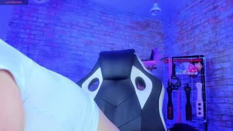     online show from September 9, 11:43 am