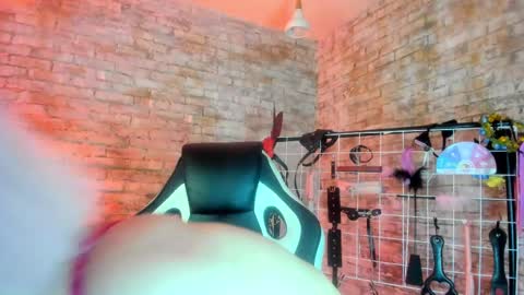     online show from September 30, 11:32 am