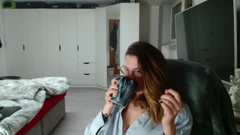 Leonie online show from February 20, 5:18 am