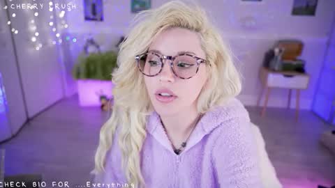 Cherry Crush  online show from February 25, 7:17 pm