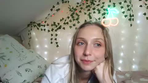 cherryflavorxx online show from May 29, 5:05 am